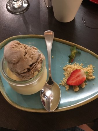 Finz Restaurant - Book Restaurant 1