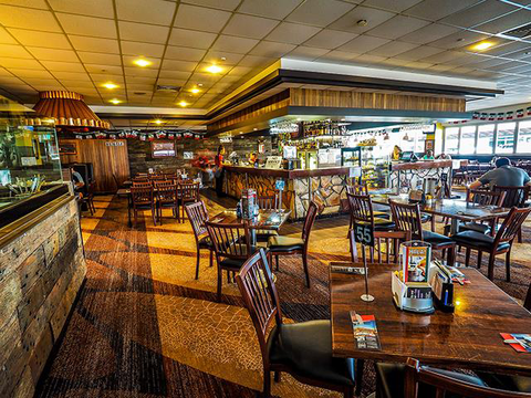 Isa Hotel - Book Restaurant 0