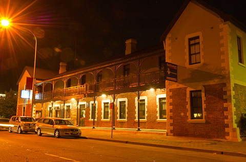 Belmore Hotel Scone - Book Restaurant 4