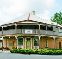 The Victoria Hotel Hinton - Book Restaurant