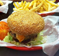 Bernies Diner - Book Restaurant