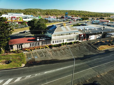 Gracemere Hotel & Bistro - Book Restaurant 0