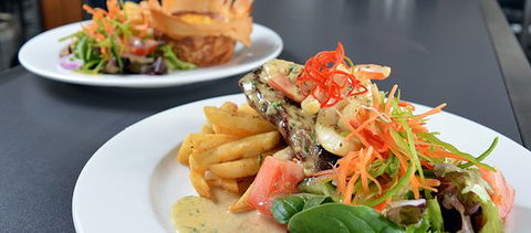 The Woombye Pub - Book Restaurant 0