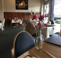 Unanderra Thai Restaurant - Book Restaurant