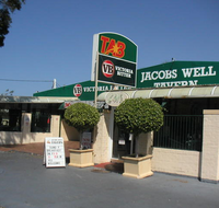 Jacobs Well Bayside Tavern - Book Restaurant