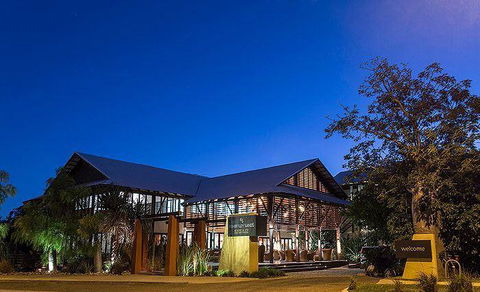 The Deck Poolside Bar & Restaurant - Book Restaurant 5