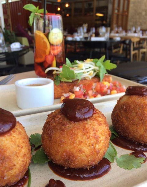 Three Monkeys Coffee & Tea House - Book Restaurant 13