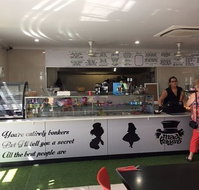 Mad Hatterz Cafe - Book Restaurant