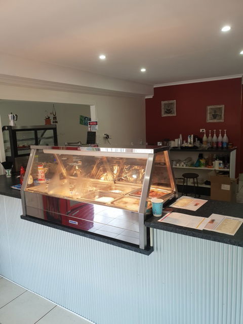 Red Centre Cafe And Takeaway - Book Restaurant 5