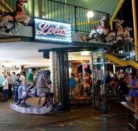 Lola's Pergola - Book Restaurant
