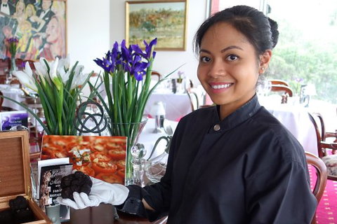 Friends Restaurant - Book Restaurant 0