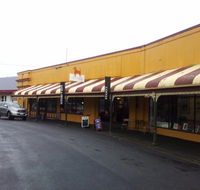 The Brown Dog - Book Restaurant