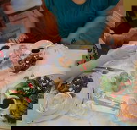 The Speckled Hen Cafe - Book Restaurant