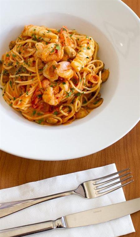 Voro Restaurant And Pizzeria - Book Restaurant 4