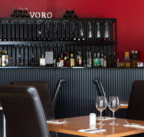 Voro Restaurant And Pizzeria - Book Restaurant 6