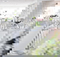 Acqua Viva on the Swan - Book Restaurant