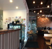 8 Napkins - Book Restaurant