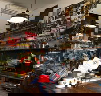 Boucla Kafenion - Book Restaurant