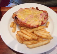 Checkside Tavern - Book Restaurant