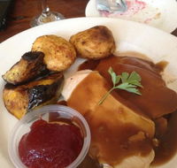 Royal Family Hotel - Book Restaurant