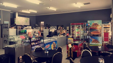 Gum Flat Diner & Take Away - Book Restaurant 0