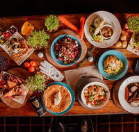 Lomandras - Book Restaurant