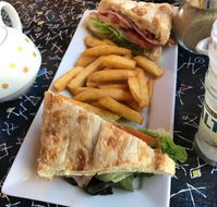 Mount Glorious Cafe - Book Restaurant