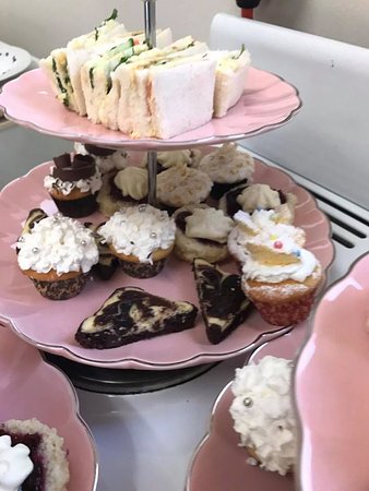 Beachmere QLD Book Restaurant