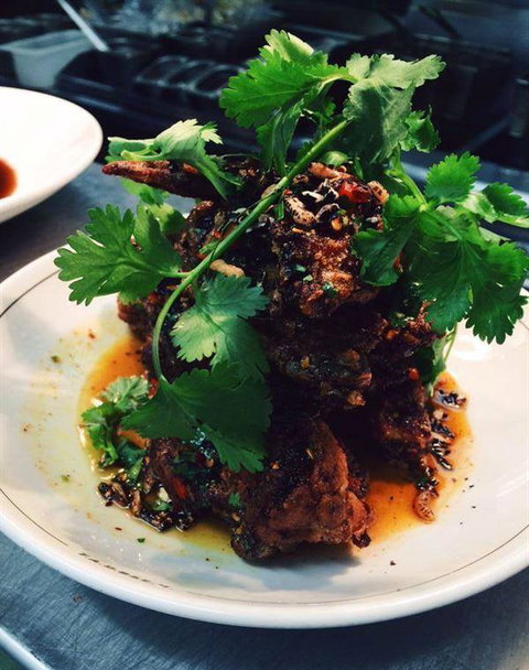 Apple Daily Bar & Eating House - Book Restaurant 13