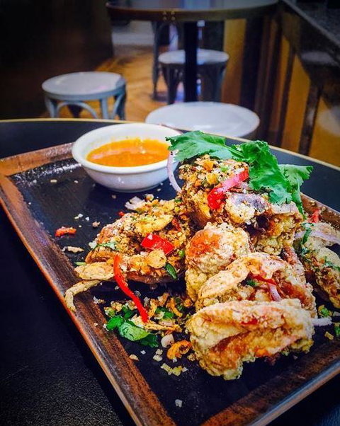 Apple Daily Bar & Eating House - Book Restaurant 5