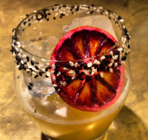 Apple Daily Bar & Eating House - Book Restaurant 7