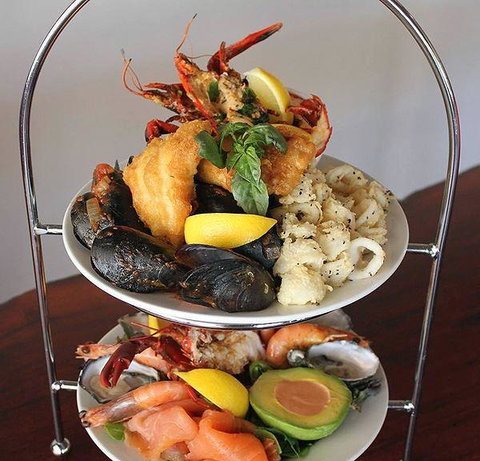 Katch-Up Seafood Grill & More - Book Restaurant 7