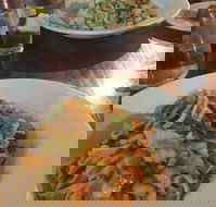 Holloways Pizza and pasta - Book Restaurant