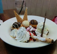 Victoria Hotel - Book Restaurant