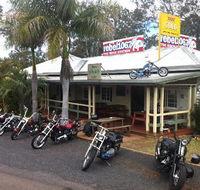 Apple Tree Creek Hotel - Book Restaurant