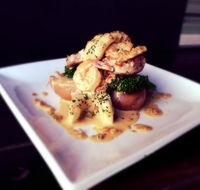 Spotted Dog Tavern - Book Restaurant