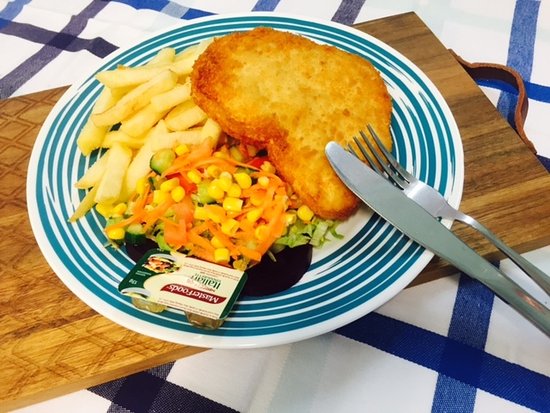 Isla QLD Book Restaurant