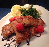 Carmine's Bistro - Book Restaurant
