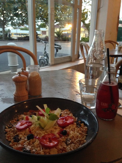 Coin Laundry - Book Restaurant 3
