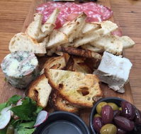 Harry  Frankie - Book Restaurant