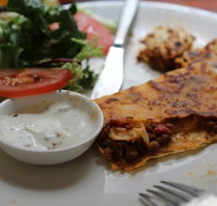 Le Petite Bourke - Book Restaurant