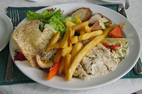 3-Day Small-Group Tour Of North Queensland With Pick Up - Book Restaurant 4