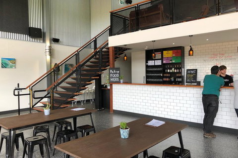 Beer, Wine And Gin (The Ultimate Tastings.) - Book Restaurant 2