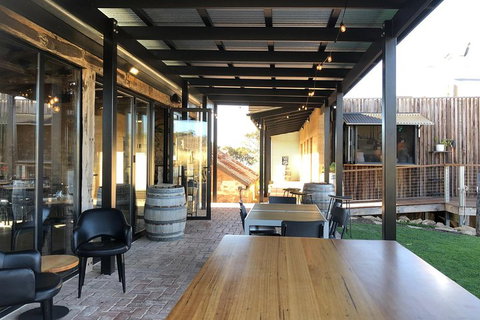 Beer, Wine And Gin (The Ultimate Tastings.) - Book Restaurant 4