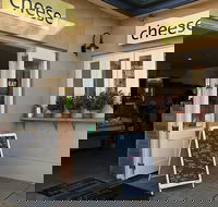 Small Group Adelaide Hills and Hahndorf Hideaway Tour from Adelaide - Book Restaurant
