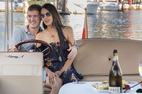 2-Hour Self-Drive Boat Hire On The Yarra River - Book Restaurant 5