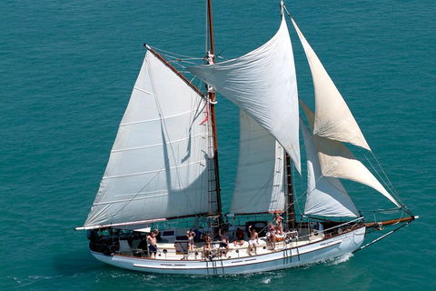 Whitehaven Beach Sailing And Snorkeling Cruise - Book Restaurant 5