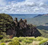 Blue Mountains Private Tour - wild kangaroos waterfalls and The Three Sisters - Book Restaurant