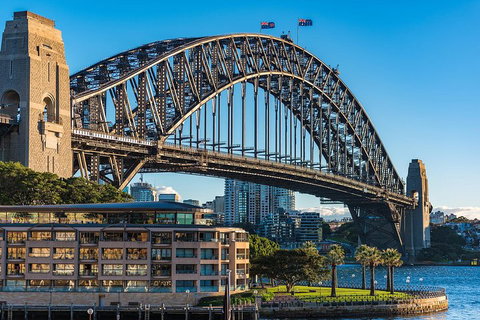 Discover Sydney - The Rocks - Book Restaurant 1