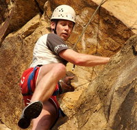 Rock Climbing at the Kangaroo Point Cliffs in Brisbane - Book Restaurant